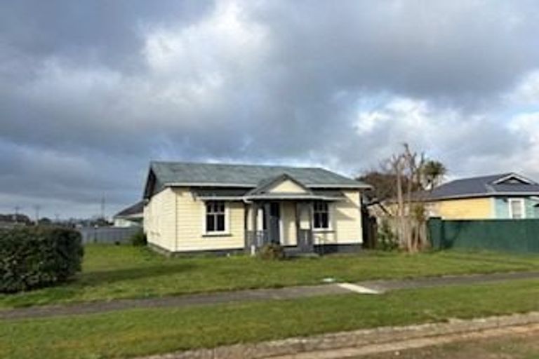 Photo of property in 12 Richardson Street, Woodville, 4920