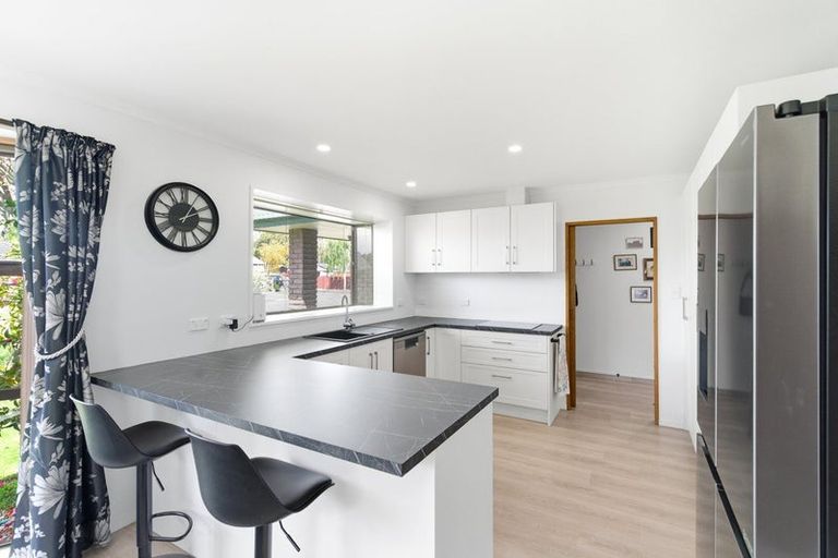 Photo of property in 8 Addison Place, Halswell, Christchurch, 8025