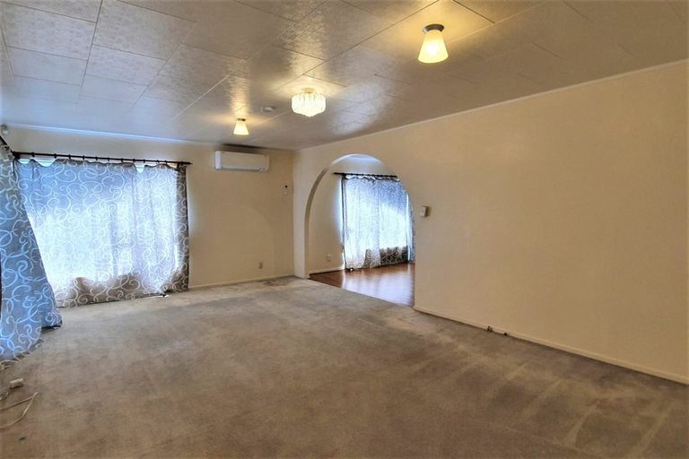 Photo of property in 57 Ferndown Avenue, Papatoetoe, Auckland, 2025