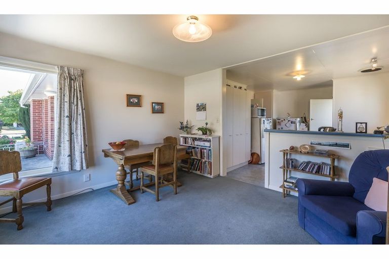 Photo of property in 8 Roslyn Avenue, Mairehau, Christchurch, 8052