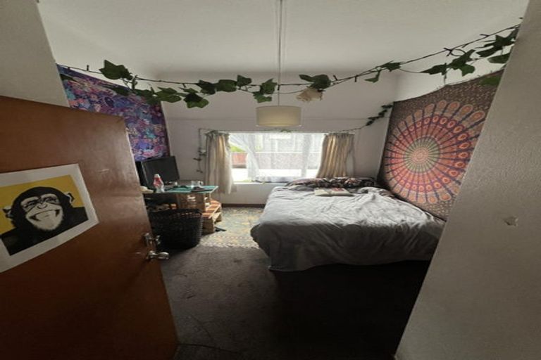 Photo of property in 17 Rua Street, Lyall Bay, Wellington, 6022