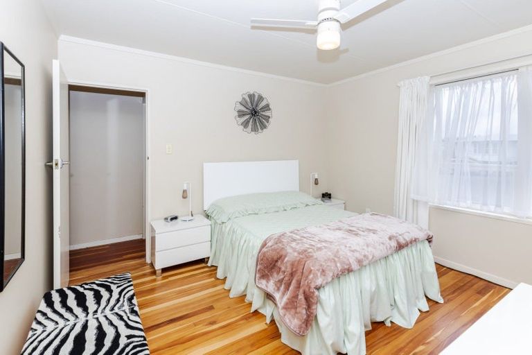 Photo of property in 9 Bremridge Place, Melville, Hamilton, 3206