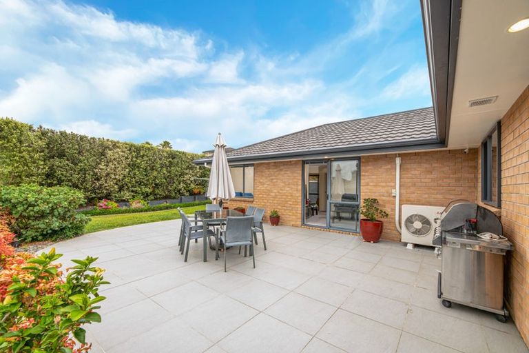Photo of property in 9 Chelmsley Avenue, Henderson, Auckland, 0612