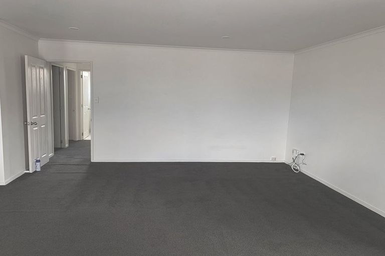 Photo of property in 30 Magnolia Drive, Waiuku, 2123