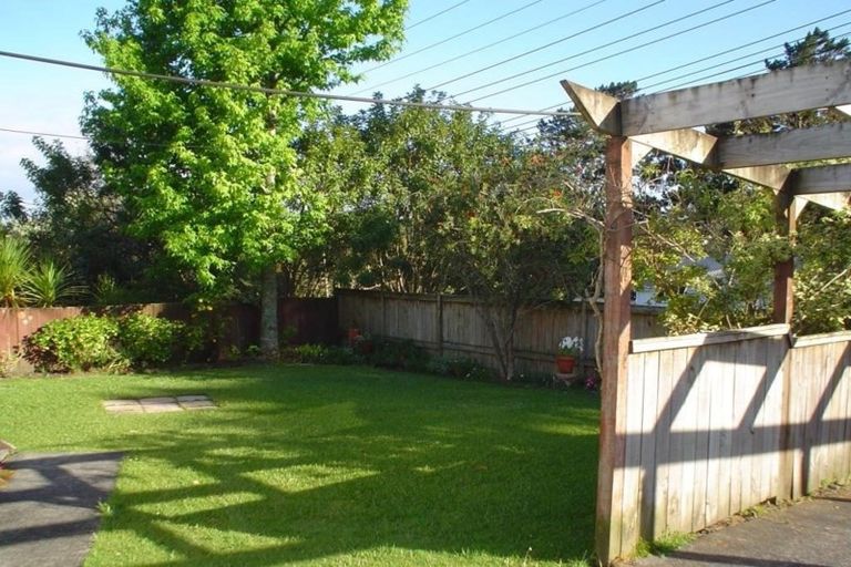 Photo of property in 151 Eskdale Road, Birkdale, Auckland, 0626