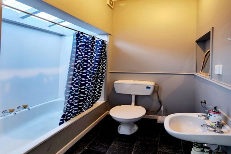 Photo of property in 117 Wallace Street, Mount Cook, Wellington, 6021