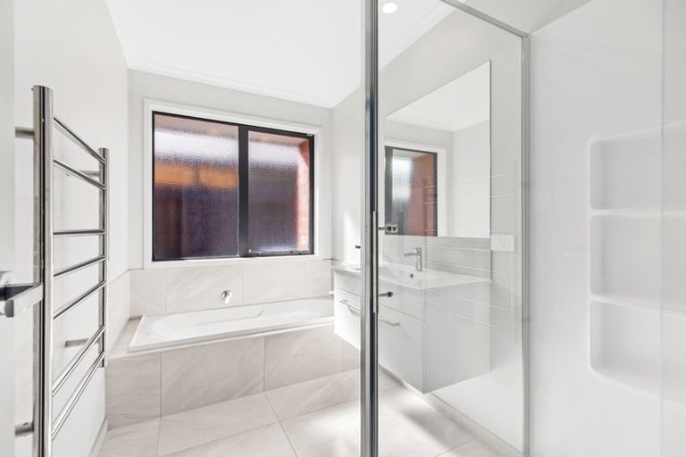 Photo of property in 1 Waikiwi Way, Papamoa, 3118