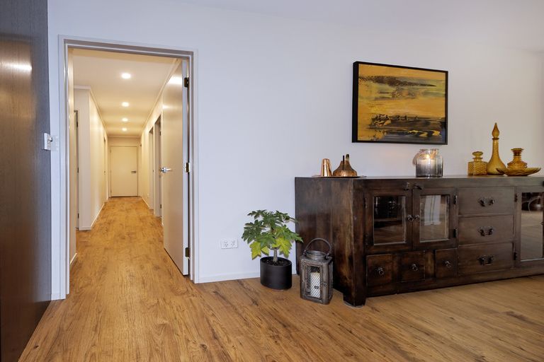 Photo of property in 53a Onedin Place, Titirangi, Auckland, 0604