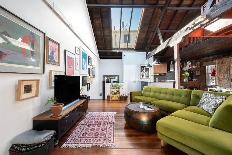 Photo of property in 1/12 Little George Street, Thorndon, Wellington, 6011