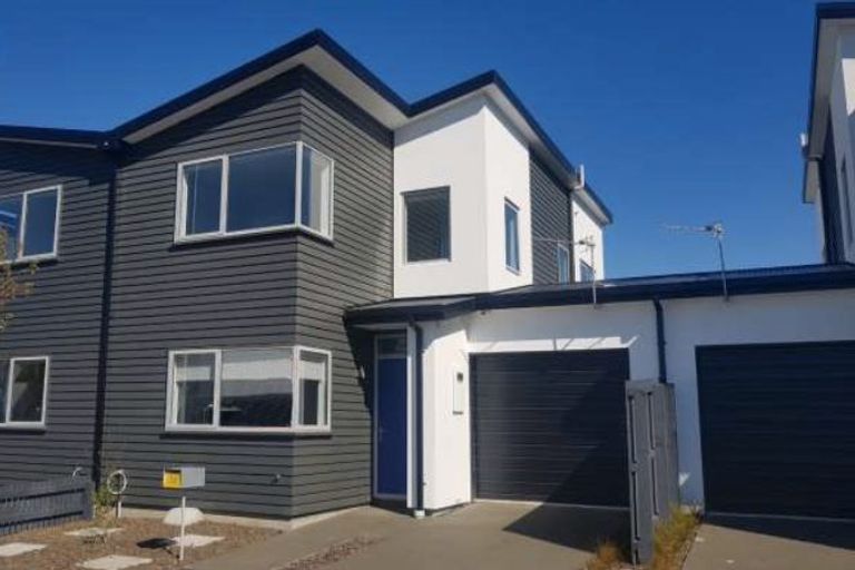 Photo of property in 38 Menin Gate Crescent, Broomfield, Christchurch, 8042