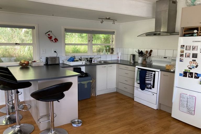 Photo of property in 31 Cave Road, Houghton Bay, Wellington, 6023
