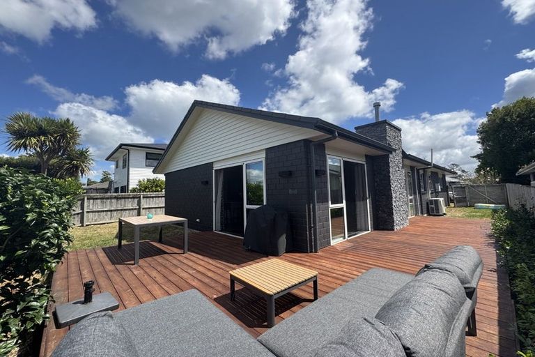 Photo of property in 18 Marie Costello Way, Beach Haven, Auckland, 0626