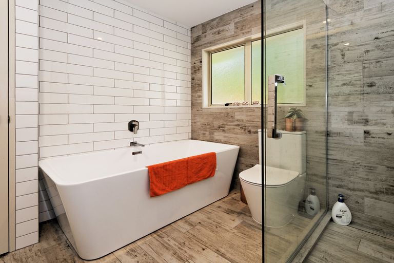 Photo of property in 53a Onedin Place, Titirangi, Auckland, 0604