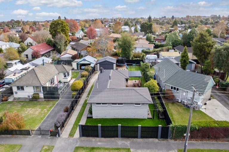 Photo of property in 215 Grimseys Road, Redwood, Christchurch, 8051