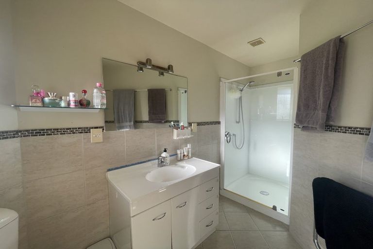 Photo of property in 83 Te Wharau Drive, Greenhithe, Auckland, 0632