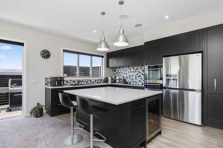 Photo of property in 115 Endeavour Drive, Whitby, Porirua, 5024