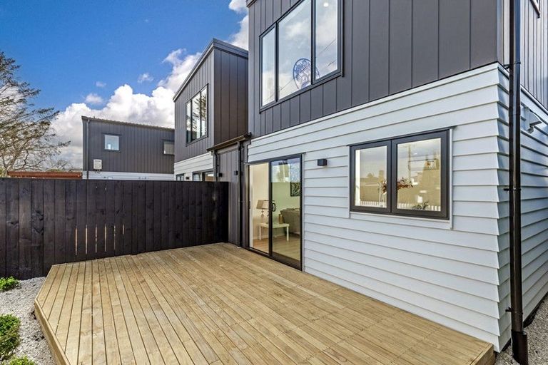 Photo of property in 647a Te Atatu Road, Te Atatu Peninsula, Auckland, 0610