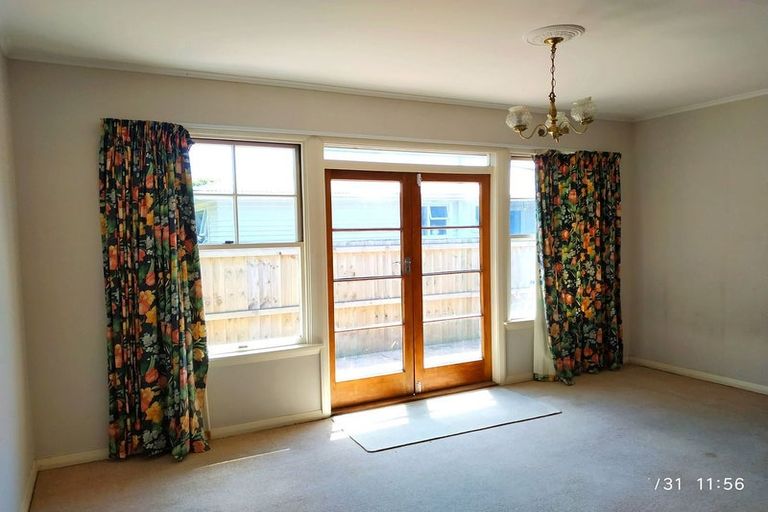 Photo of property in 147 Avonhead Road, Avonhead, Christchurch, 8042