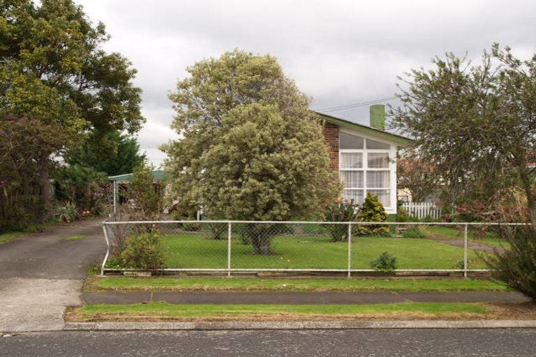 Photo of property in 13 Gardiner Grove, Mangere East, Auckland, 2024