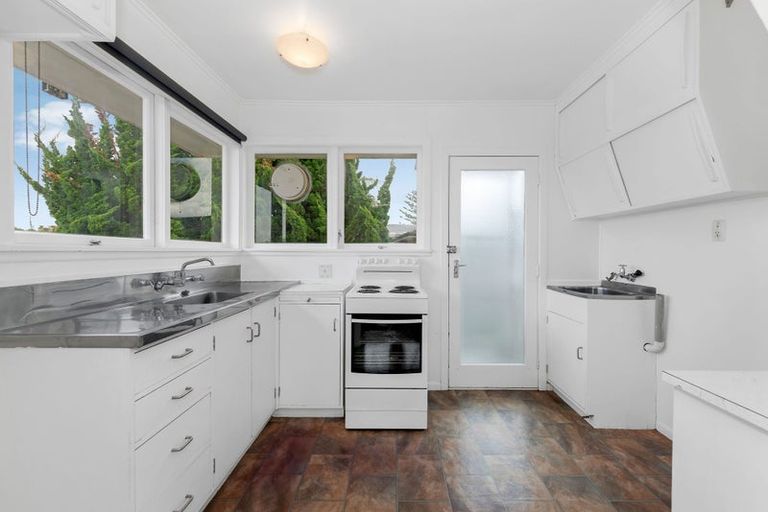 Photo of property in 1/16 Portadown Avenue, Pakuranga Heights, Auckland, 2010