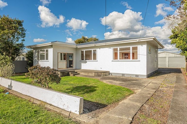 Photo of property in 12 Ward Street, Aramoho, Whanganui, 4500