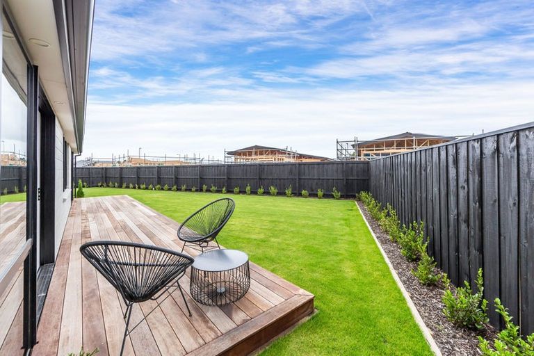 Photo of property in 9 Crosado Place, Rolleston, 7614