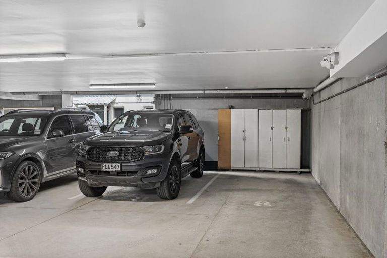 Photo of property in Esplanade Apartments, 9/16 Beach Front Lane, Browns Bay, Auckland, 0630