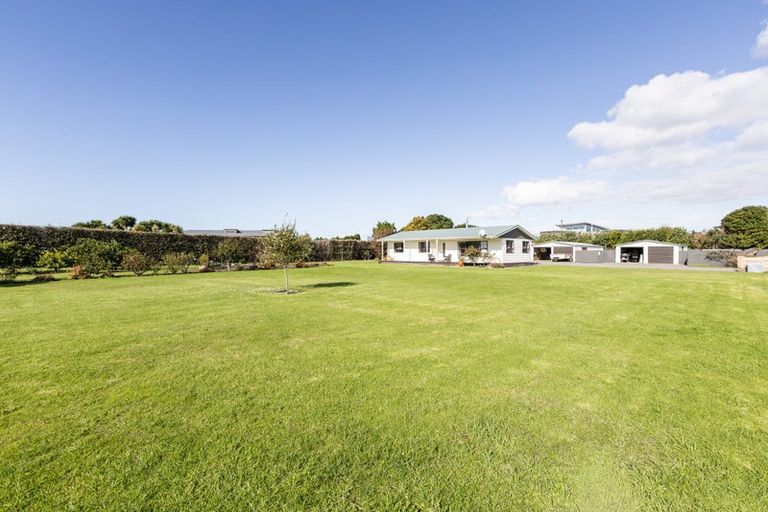 Photo of property in 19 Waipureku Street, Clive, 4102