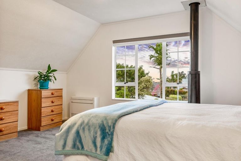 Photo of property in 2/16 Fernbird Place, Massey, Auckland, 0614