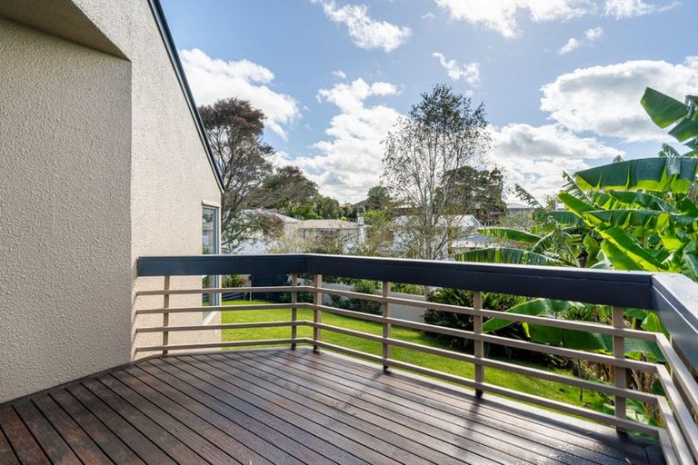 Photo of property in 11 Wilmington Place, Forrest Hill, Auckland, 0620