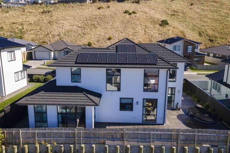 Photo of property in 14 Atherton Terrace, Churton Park, Wellington, 6037