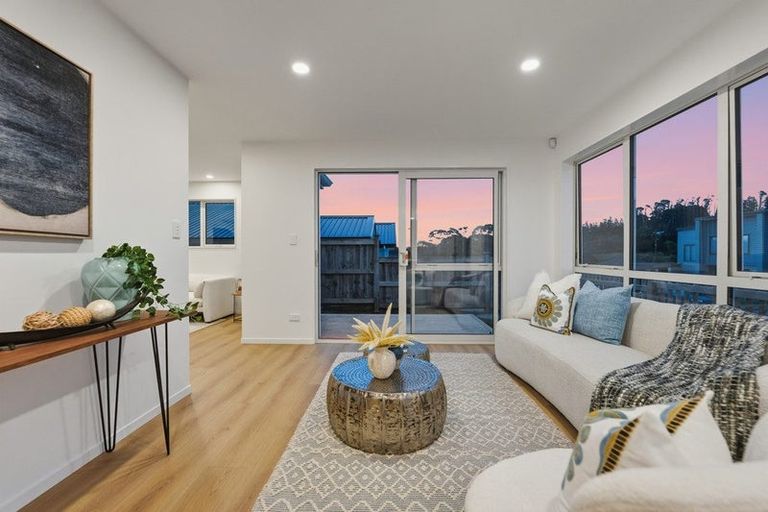 Photo of property in 6a Kaimai Avenue, Massey, 0614