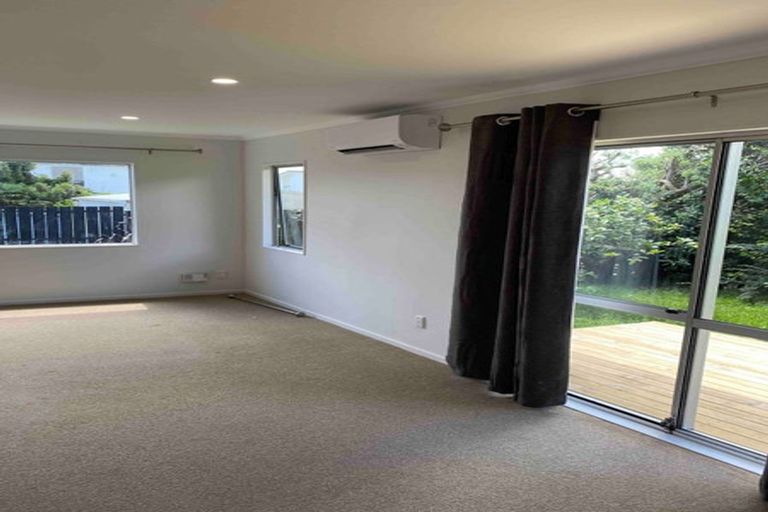 Photo of property in 4 Northall Road, New Lynn, Auckland, 0600