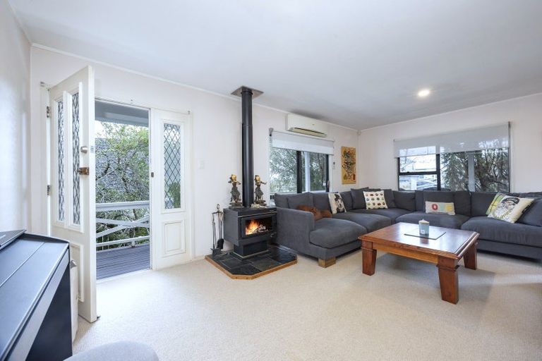 Photo of property in 32 Moire Road, Massey, Auckland, 0614
