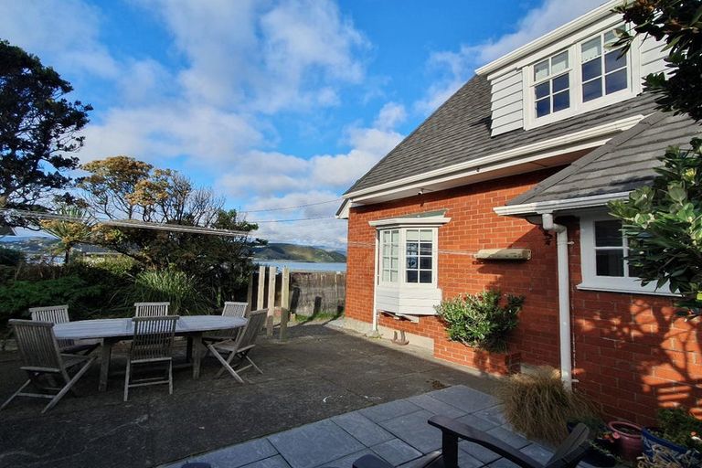 Photo of property in 132 Lyall Parade, Lyall Bay, Wellington, 6022