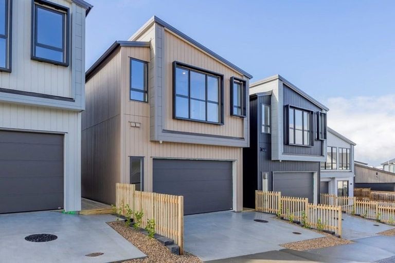Photo of property in 7 Kikorangi Drive, Wainui, 0992