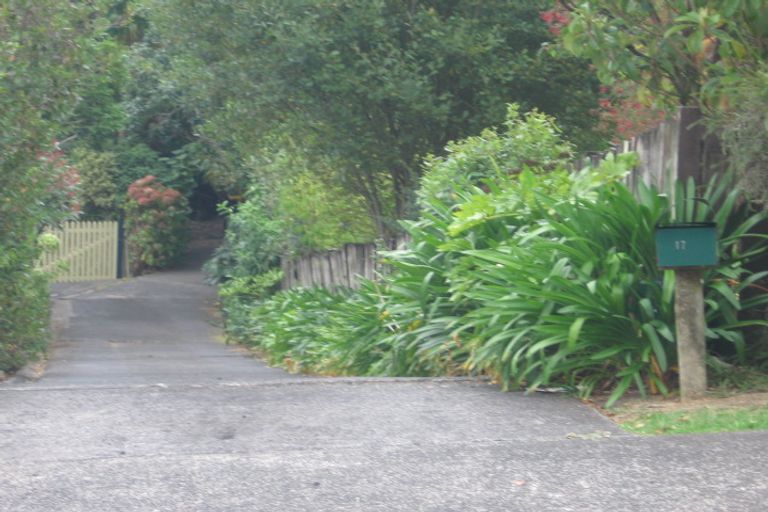 Photo of property in 17 Hiwihau Place, Glenfield, Auckland, 0629