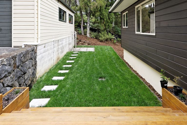 Photo of property in 53a Onedin Place, Titirangi, Auckland, 0604