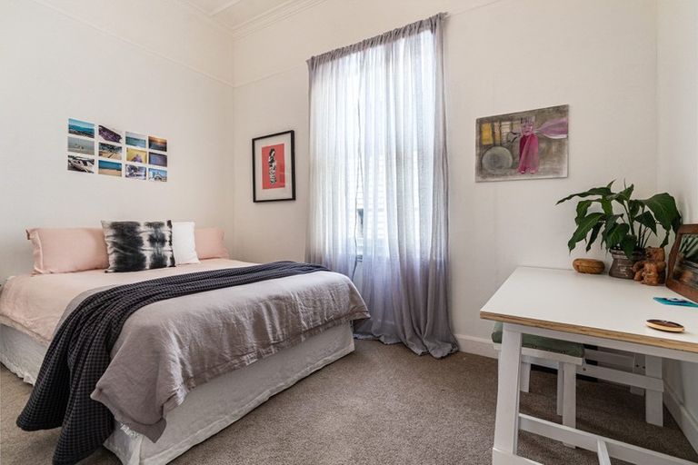 Photo of property in 71 Vauxhall Road, Devonport, Auckland, 0624