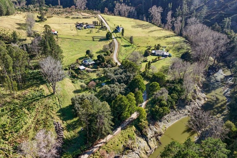 Photo of property in 217 Taumatatahi Road, Ngamatapouri, Wanganui, 4588