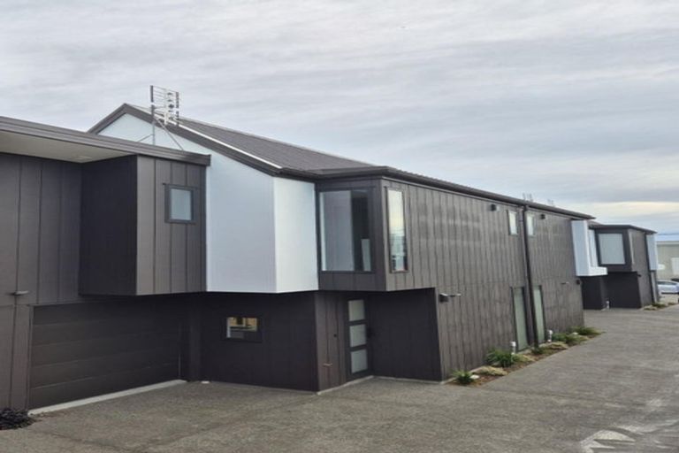 Photo of property in 3/5 Clarence Street South, Addington, Christchurch, 8024