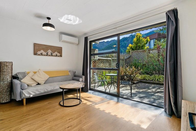 Photo of property in 1/42 Hallenstein Street, Queenstown, 9300