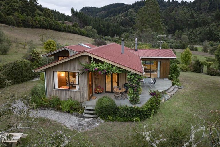 Photo of property in 504 Riwaka-sandy Bay Road, Kaiteriteri, Motueka, 7197