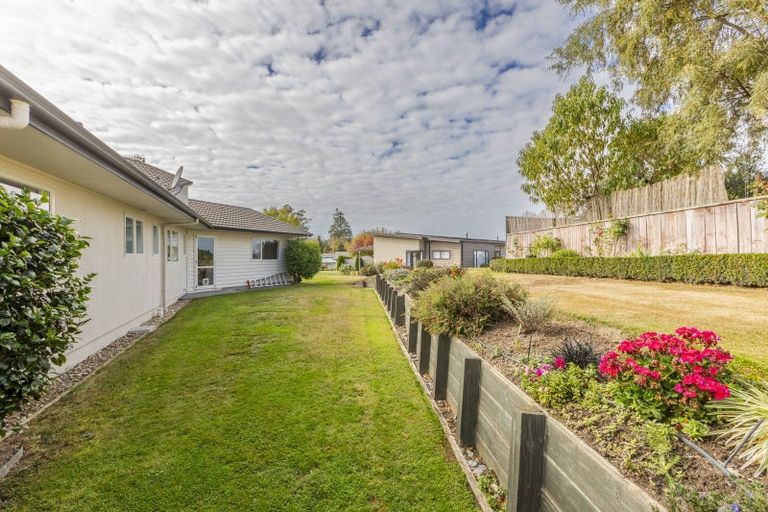 Photo of property in 22 Parkland Drive, Waipawa, 4210