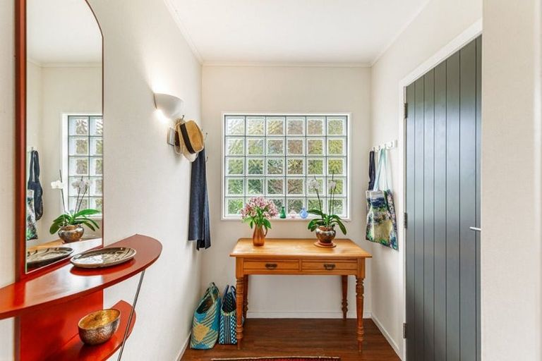 Photo of property in 55 Graham Avenue, Te Atatu Peninsula, Auckland, 0610