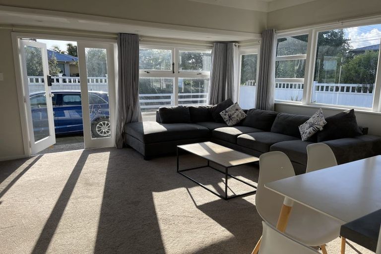 Photo of property in 60 Lake Road, Narrow Neck, Auckland, 0624