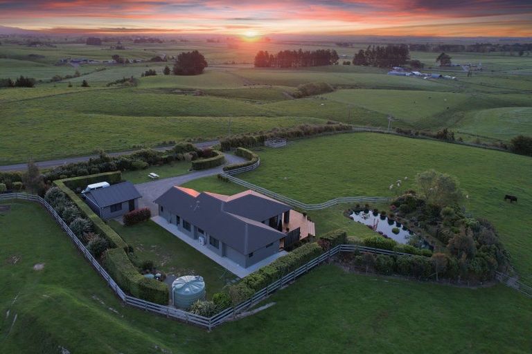 Photo of property in 67 Albert Road, Tokomaru, Palmerston North, 4474