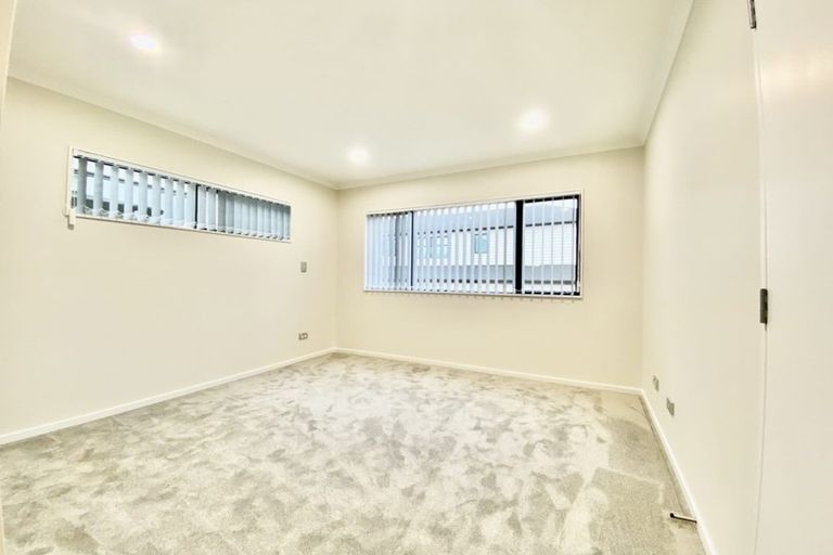 Photo of property in 5 Cloonlyon Drive, Flat Bush, Auckland, 2019