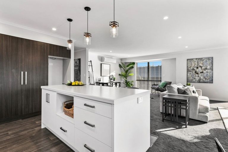 Photo of property in 318 Lakes Boulevard, Pyes Pa, Tauranga, 3112