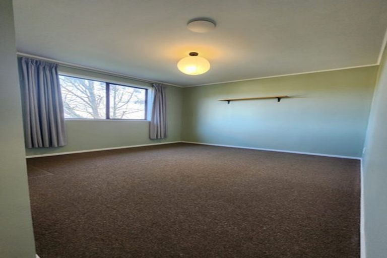 Photo of property in 87 Solar Road, Glen Eden, Auckland, 0602